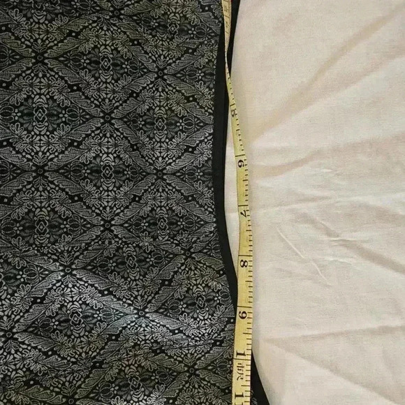 Ann Taylor Women's A-Line Skirt - Elegant Floral Pattern - Picture 3 of 3